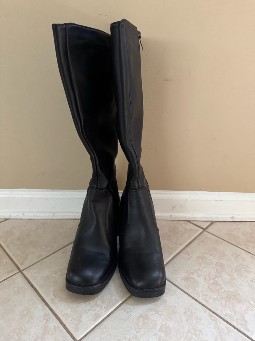 Women's Black Knee-High Boots